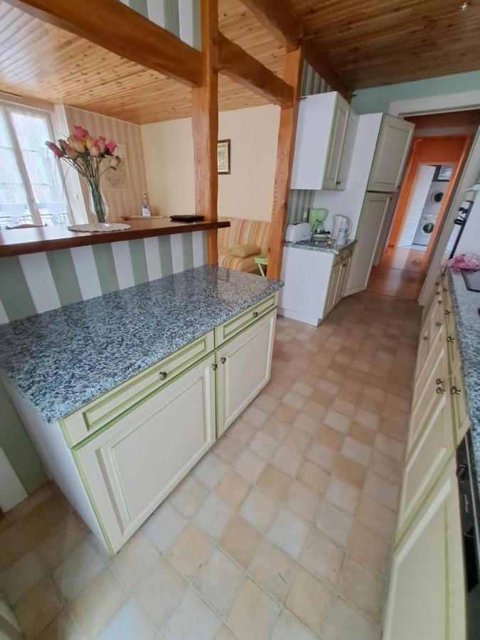 3 Apartment *